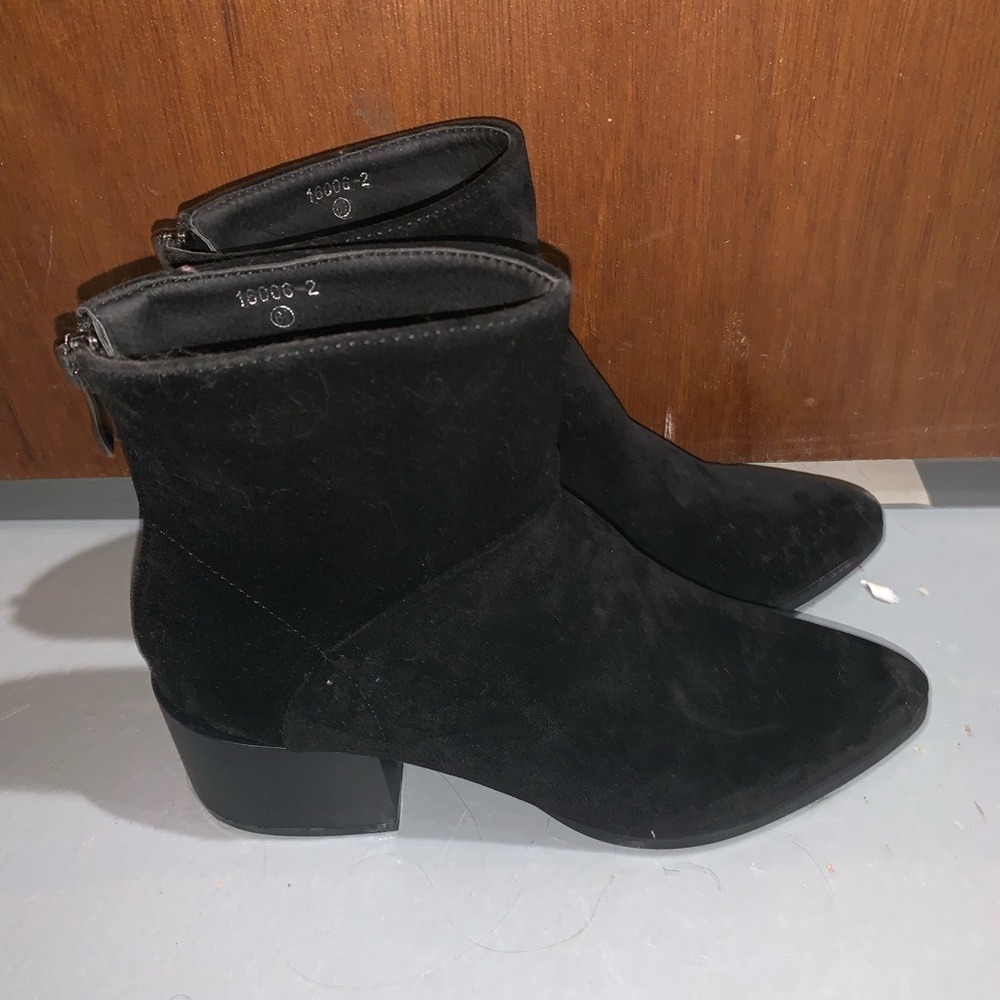 NWOT Heeled Ankle Booties with Pointed Toe